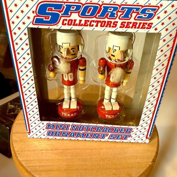 SPORTS COLLECTION SERIES BRAND TEXAS LONGHORN MINI NUTCRACKER ORNAMENT SET - Picture 1 of 2